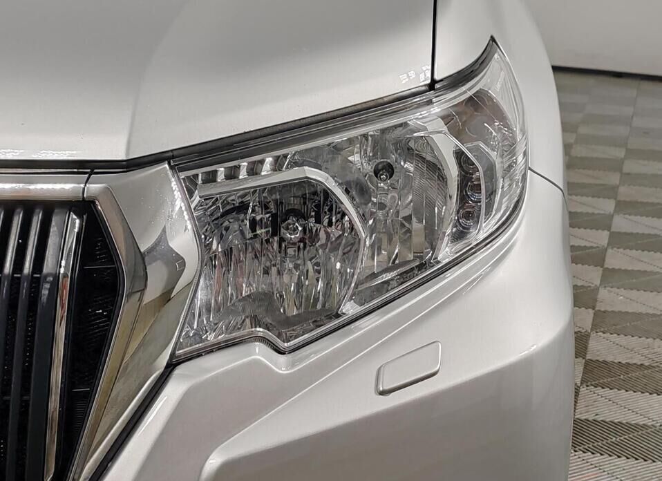 Toyota Land Cruiser Prado, 150 Series Рестайлинг 2 2.8d AT (177 л.с.) 4WD