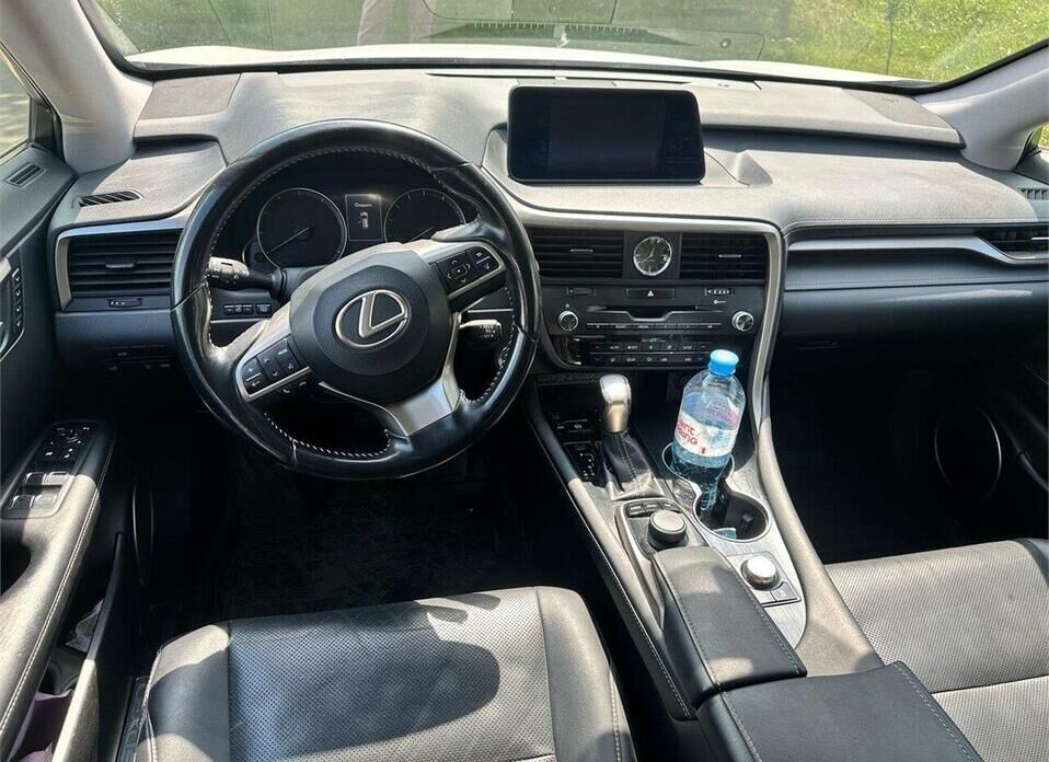 Lexus RX, IV 200t 2.0 AT (238 л.с.) 4WD