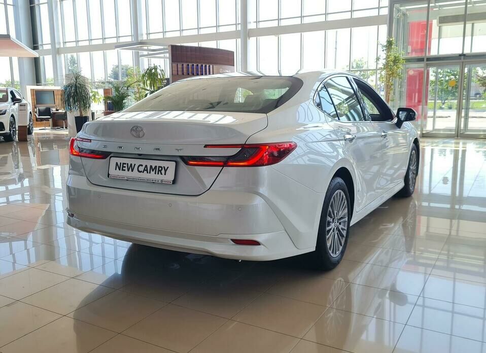 Toyota Camry 2.0 CVT (173 л.с.)