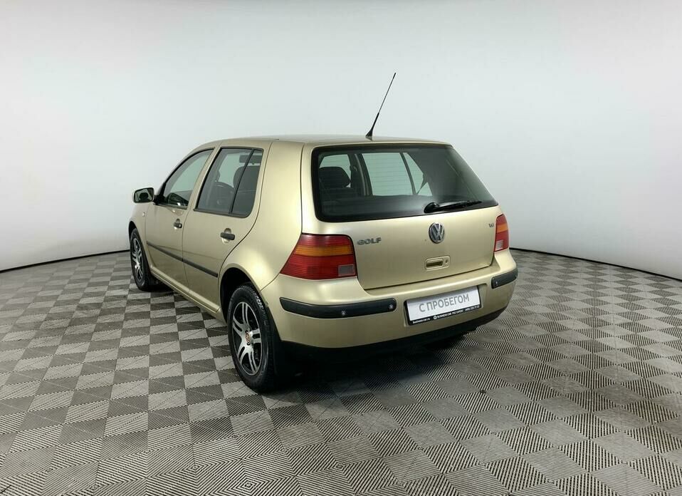 Volkswagen Golf 1.6 AT (101 л.с.)