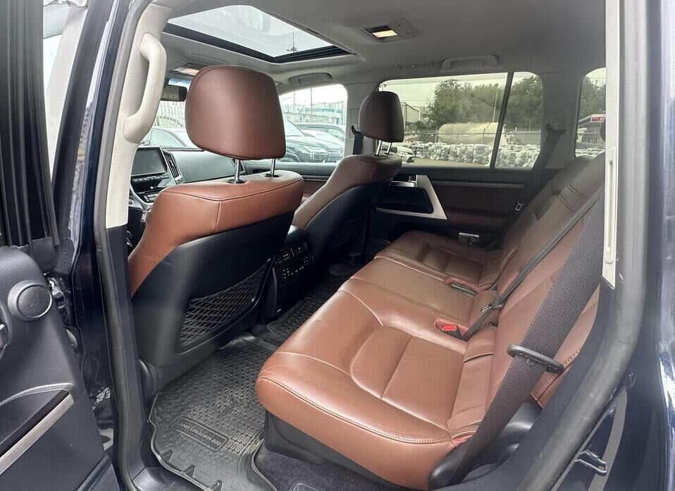 Toyota Land Cruiser, 200 Series Рестайлинг 2 4.5d AT (249 л.с.) 4WD