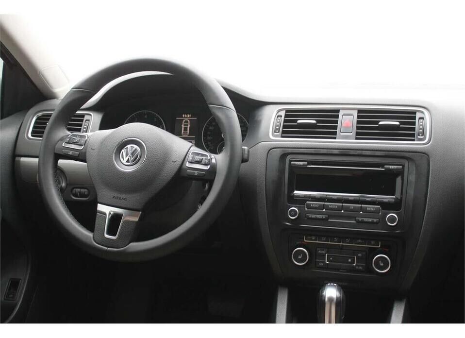 Volkswagen Jetta, VI 1.4 AMT (150 л.с.)