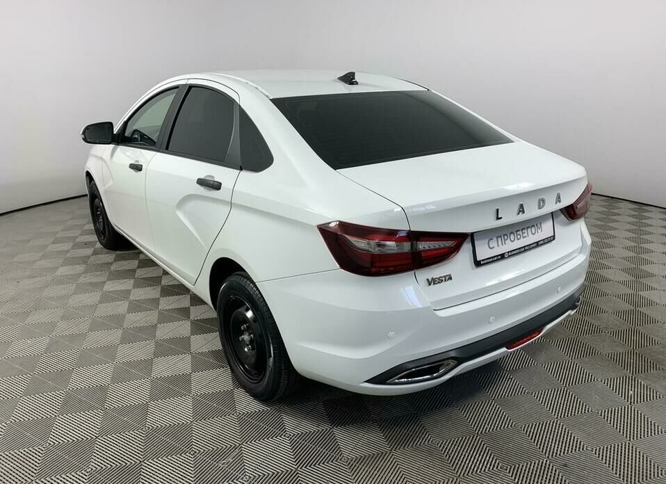 LADA (ВАЗ) Vesta 1.6 MT (106 л.с.)