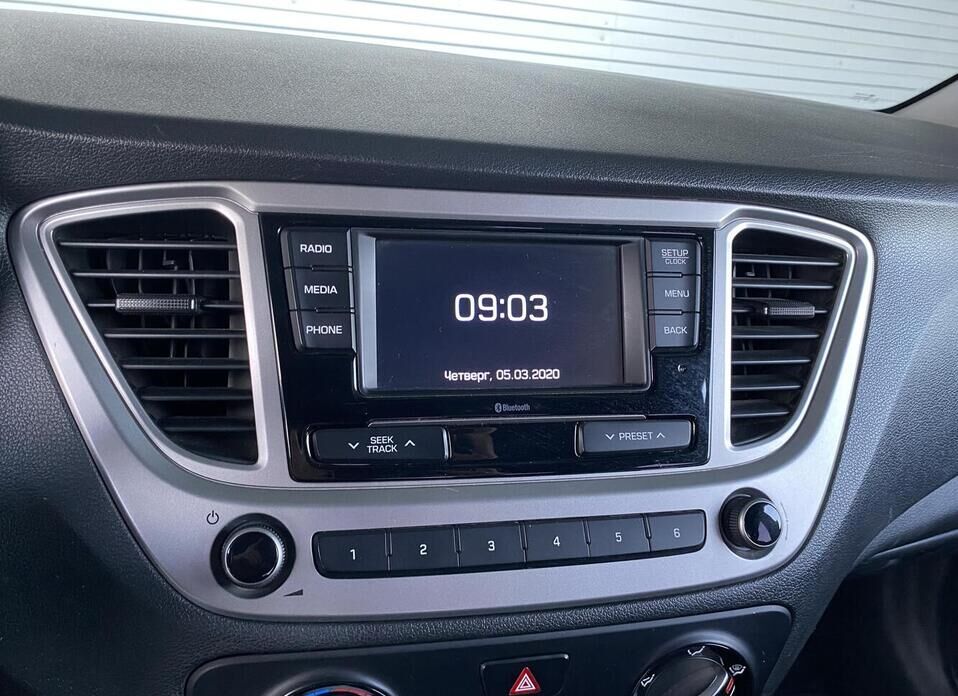 Hyundai Solaris, II Рестайлинг 1.6 MT (123 л.с.)