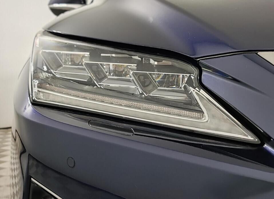 Lexus RX, IV 200t 2.0 AT (238 л.с.) 4WD