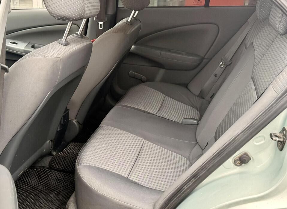 Nissan Almera Classic, I 1.6 MT (107 л.с.)