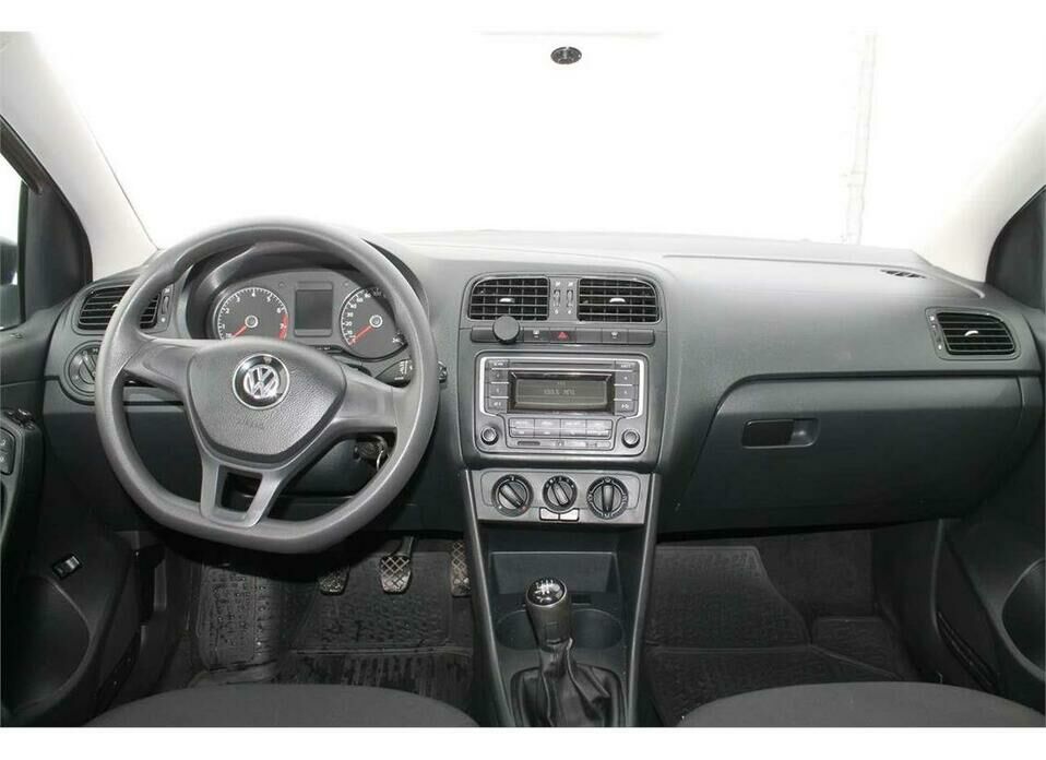 Volkswagen Polo 1.6 MT (105 л.с.)