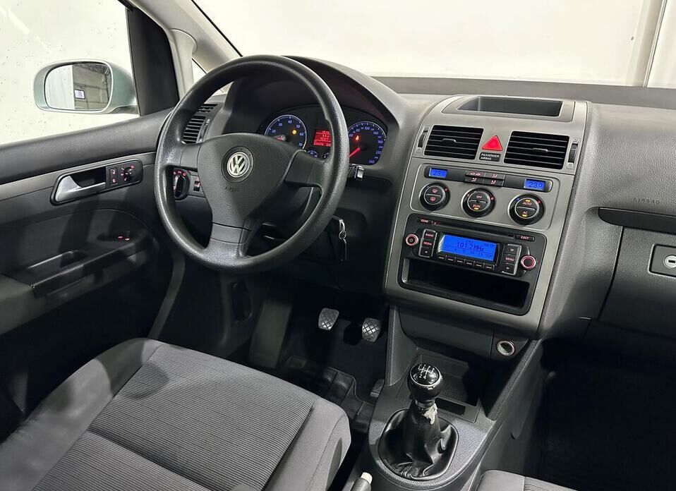 Volkswagen Touran, I Рестайлинг 1.6 MT (102 л.с.)