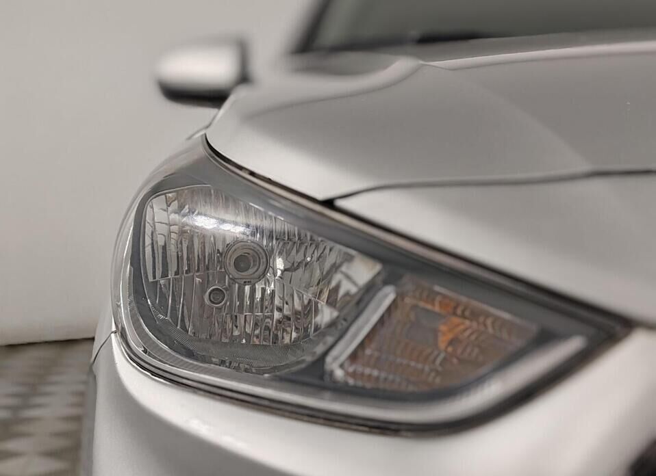 Hyundai Solaris, II 1.6 MT (123 л.с.)