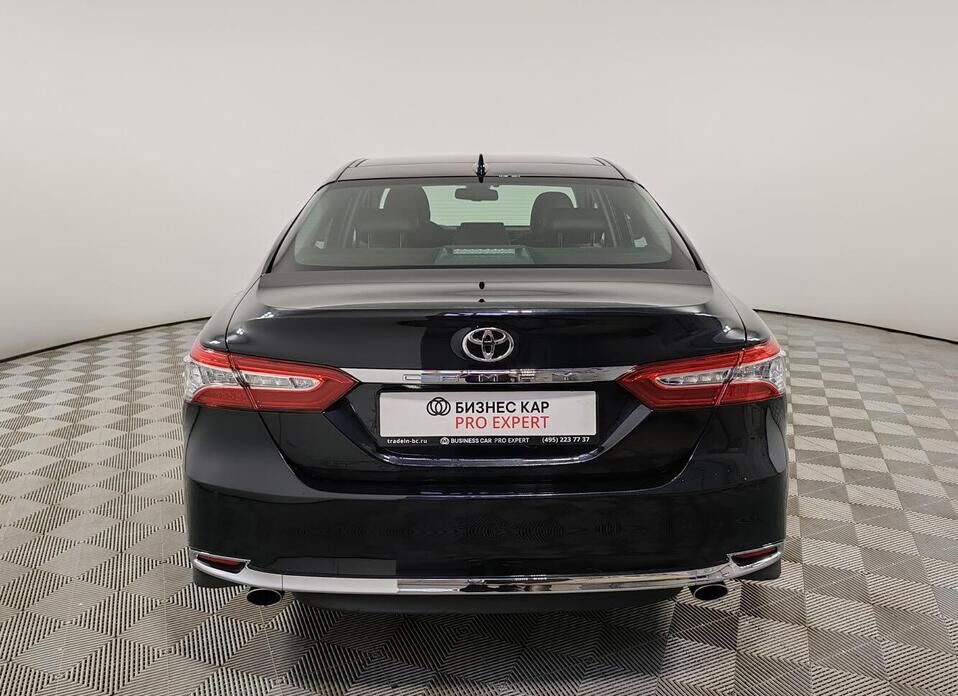 Toyota Camry 2.5 AT (209 л.с.)