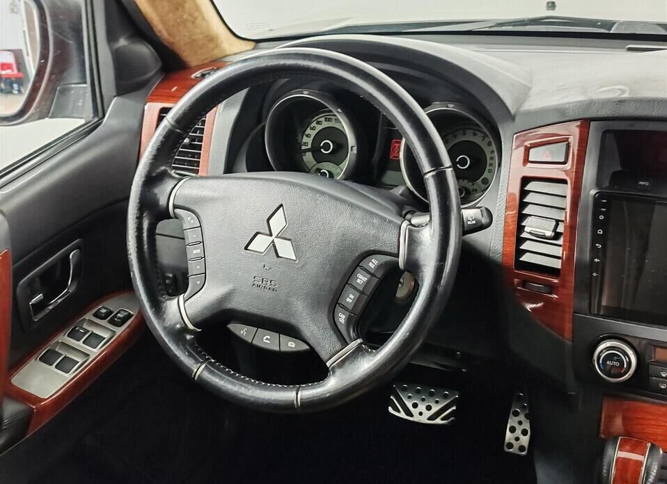 Mitsubishi Pajero 3.0 AT (178 л.с.) 4WD