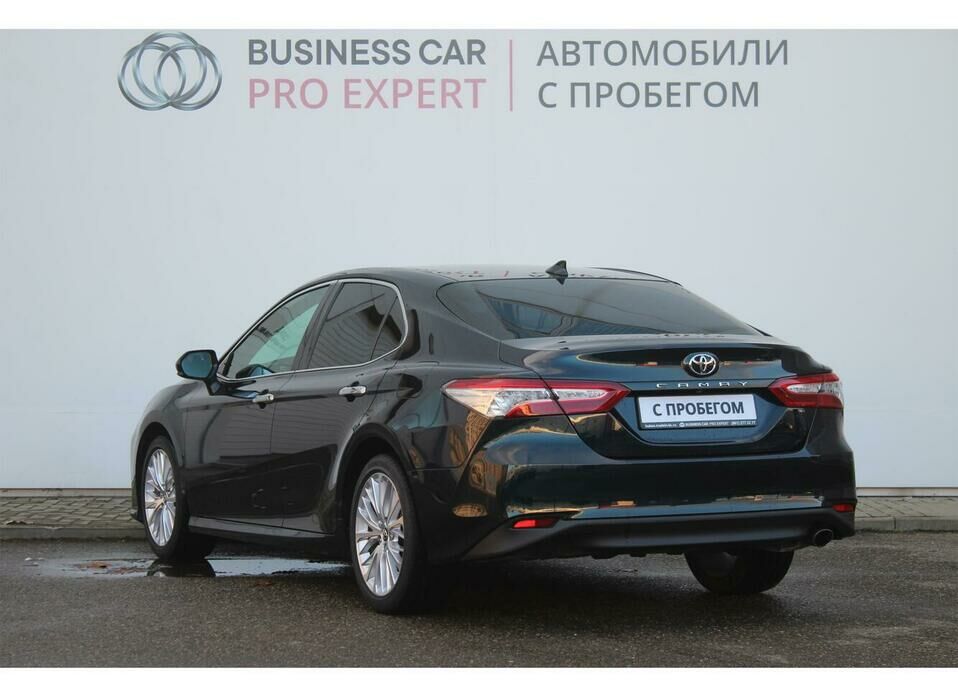 Toyota Camry 2.5 AT (181 л.с.)