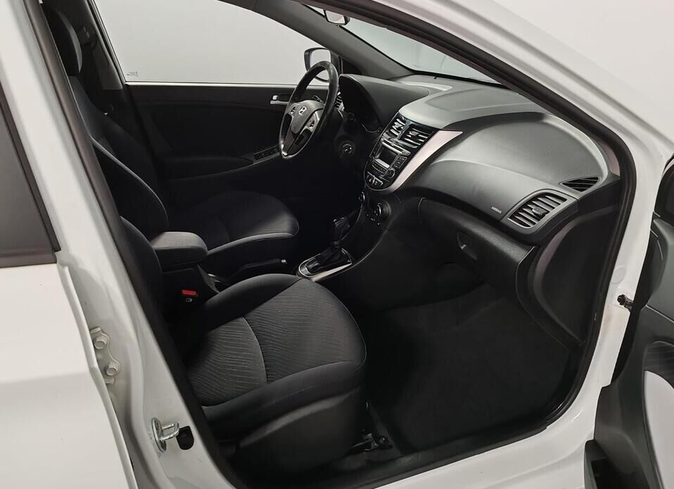 Hyundai Solaris, I Рестайлинг 1.6 AT (123 л.с.)