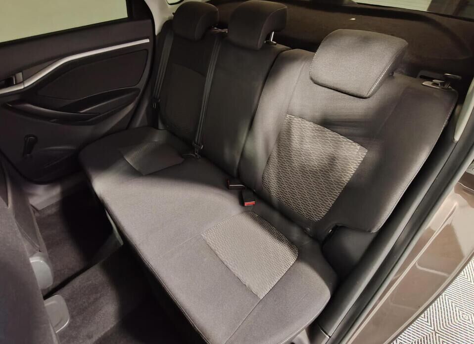 LADA (ВАЗ) Vesta, I 1.6 MT (106 л.с.)