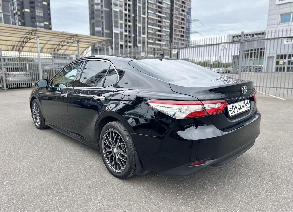 Toyota Camry 2.5 AT (181 л.с.)