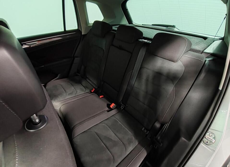 Volkswagen Tiguan, II 2.0 AMT (180 л.с.) 4WD
