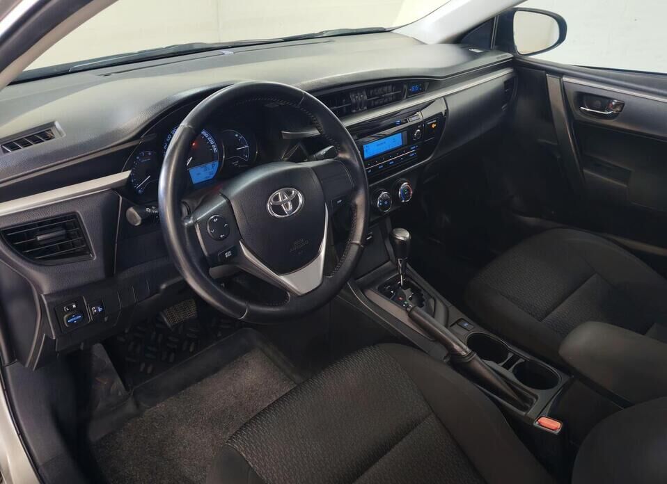 Toyota Corolla 1.6 CVT (122 л.с.)