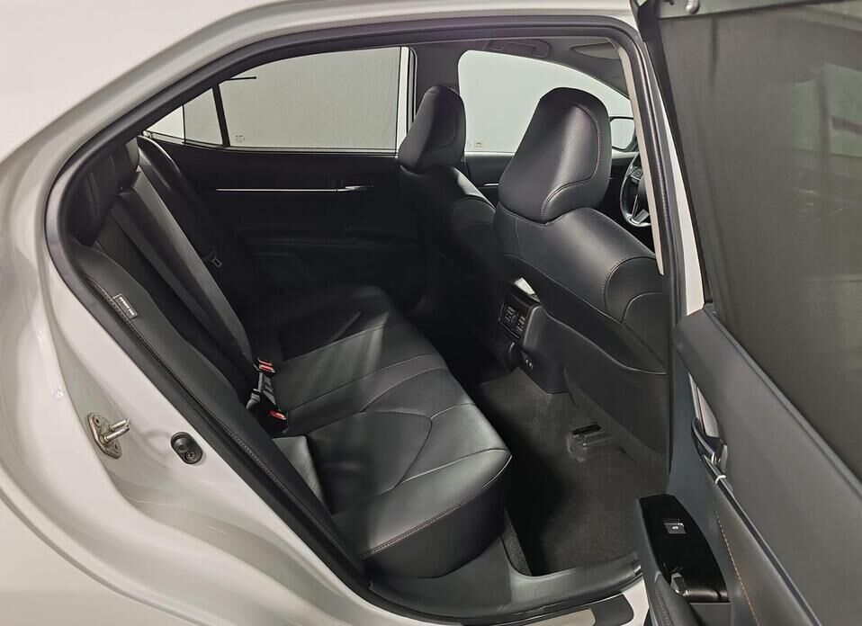 Toyota Camry, VIII (XV70) 3.5 AT (249 л.с.)