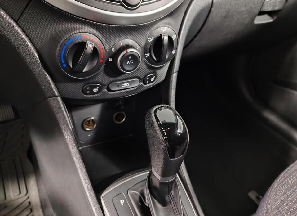 Hyundai Solaris, I Рестайлинг 1.6 AT (123 л.с.)