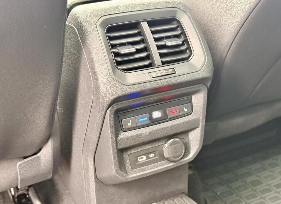 Volkswagen Tiguan, II Рестайлинг 2.0 AMT (180 л.с.) 4WD