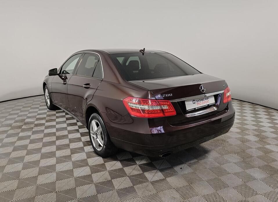 Mercedes-Benz E-Класс 200 7G-Tronic 1.8 AT (184 л.с.)