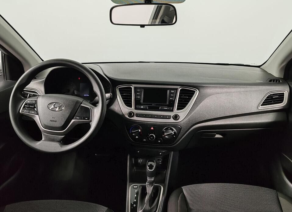 Hyundai Solaris, II Рестайлинг 1.6 AT (123 л.с.)