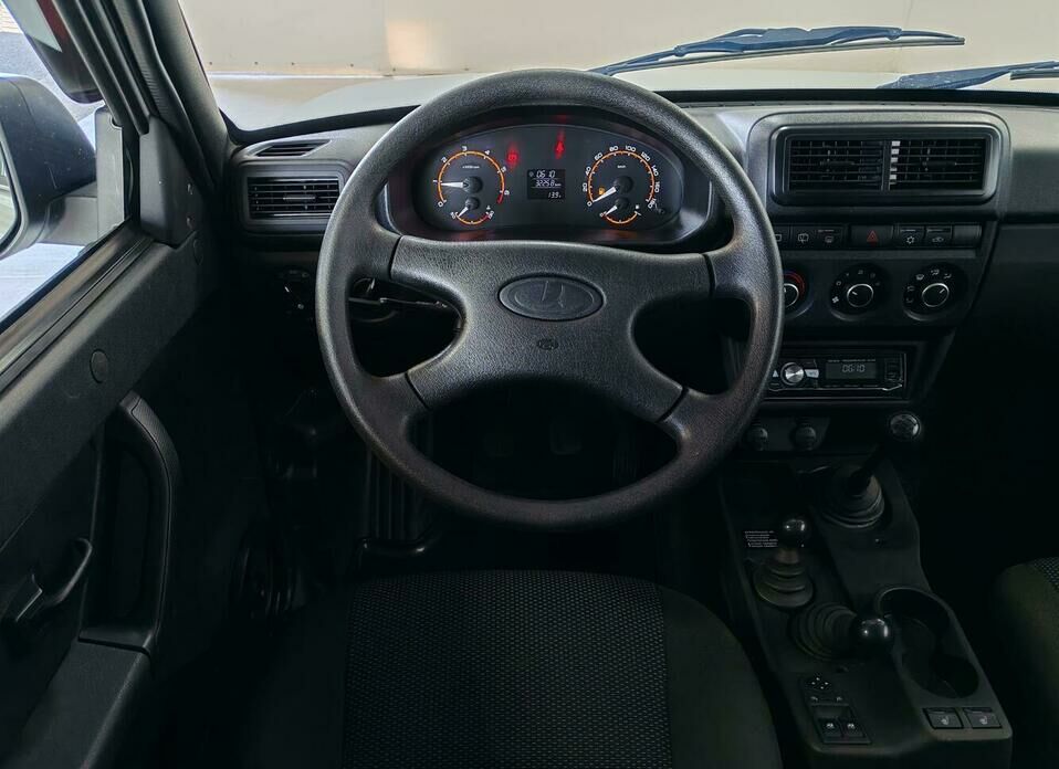 LADA (ВАЗ) Niva Legend 1.7 MT (83 л.с.) 4WD