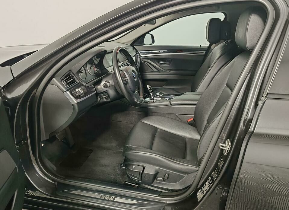 BMW 5 серии 528i 3.0 AT (258 л.с.) 4WD
