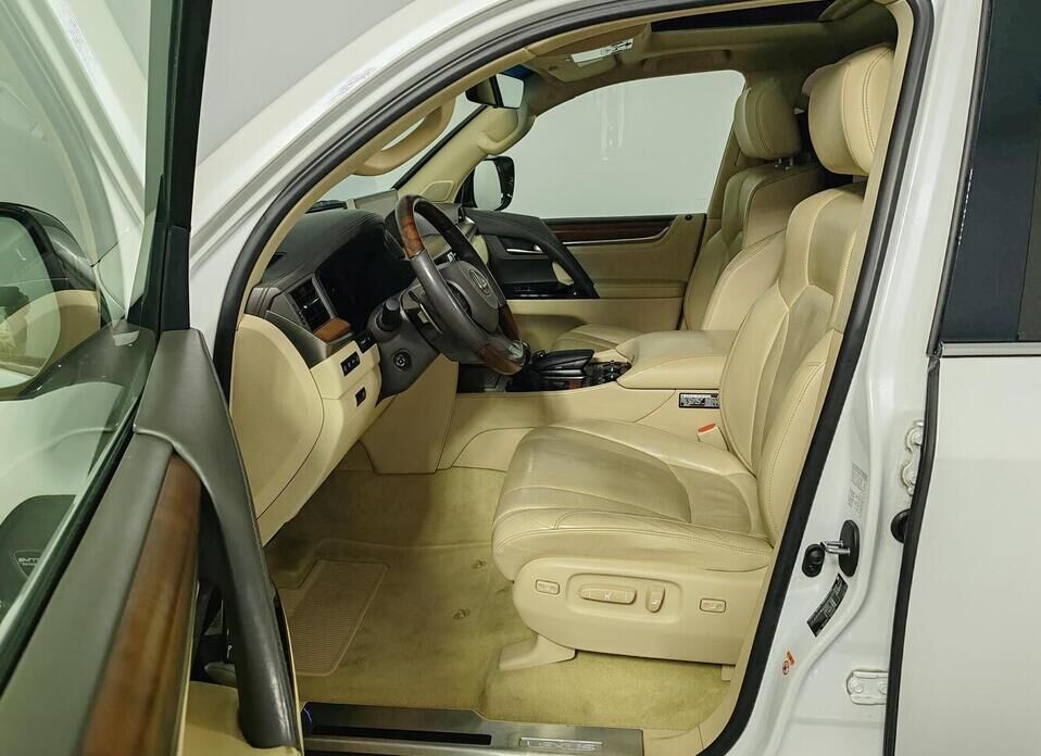 Lexus LX, III Рестайлинг 2 570 5.7 AT (367 л.с.) 4WD