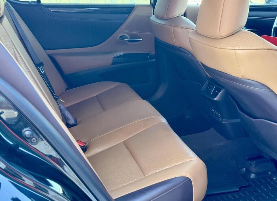 Lexus ES, VII 250 2.5 AT (200 л.с.)