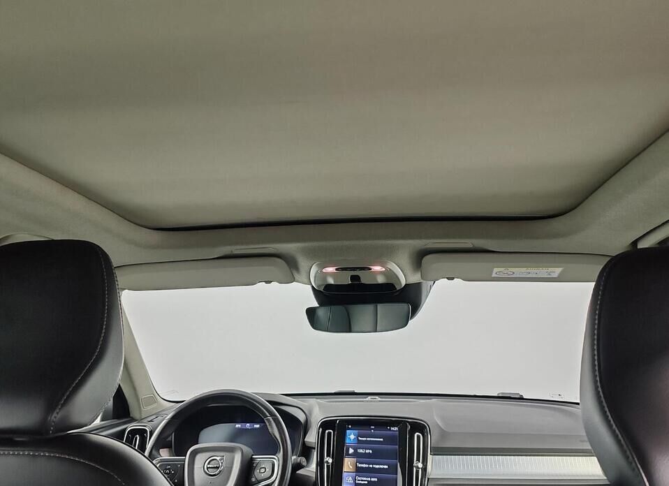 Volvo XC40 2.0 AT (190 л.с.) 4WD