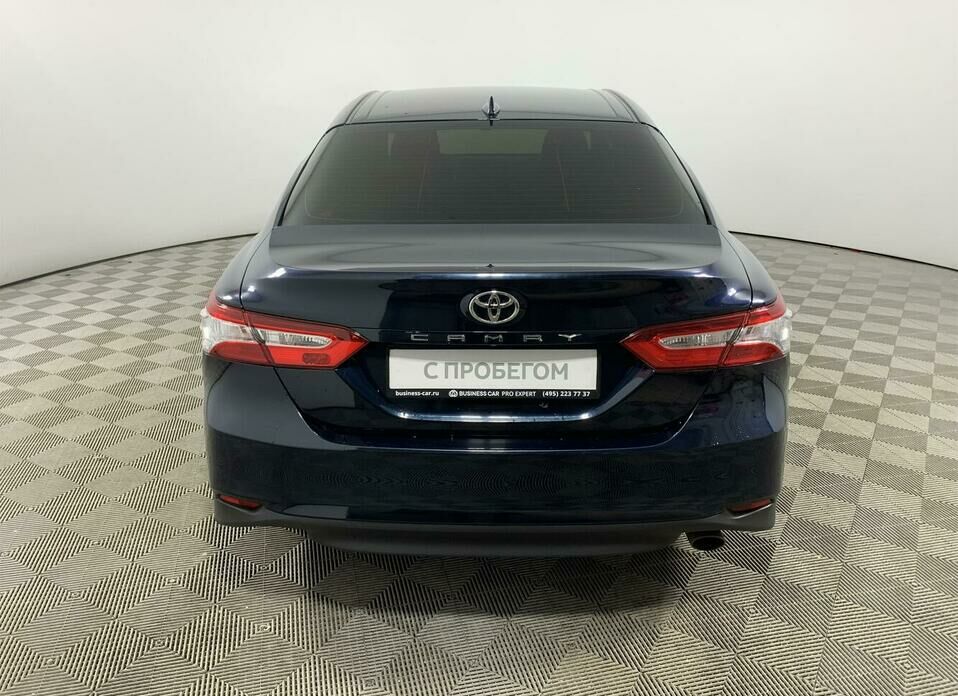 Toyota Camry 2.5 AT (181 л.с.)