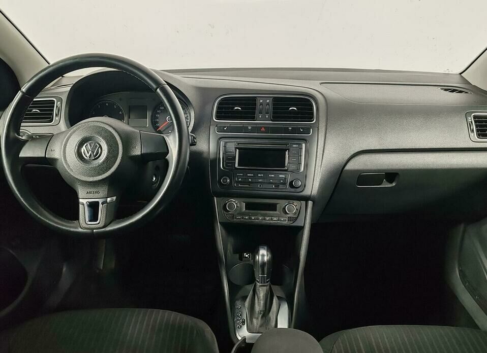 Volkswagen Polo 1.6 AT (105 л.с.)
