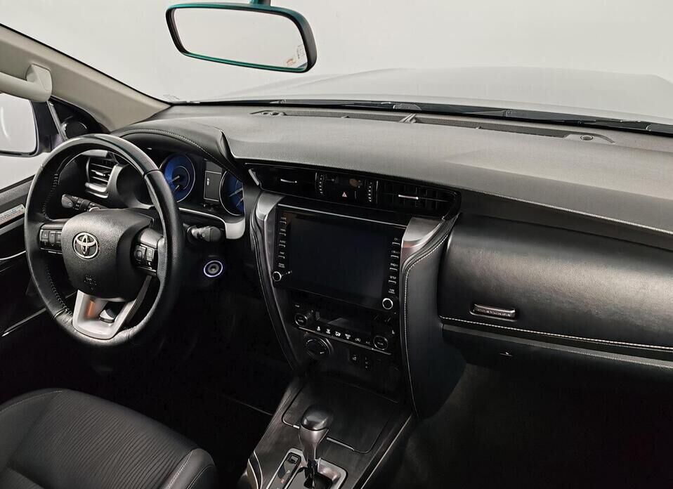 Toyota Fortuner, II Рестайлинг 2.8d AT (200 л.с.) 4WD
