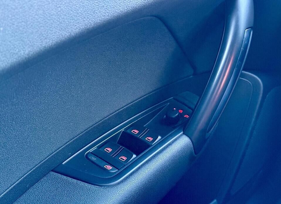 Audi A1, I (8X) 1.4 AMT (122 л.с.)