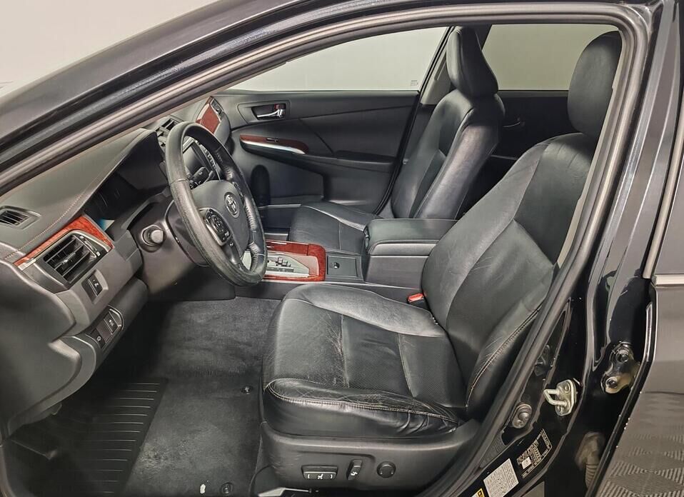 Toyota Camry, VII (XV50) 2.5 AT (181 л.с.)