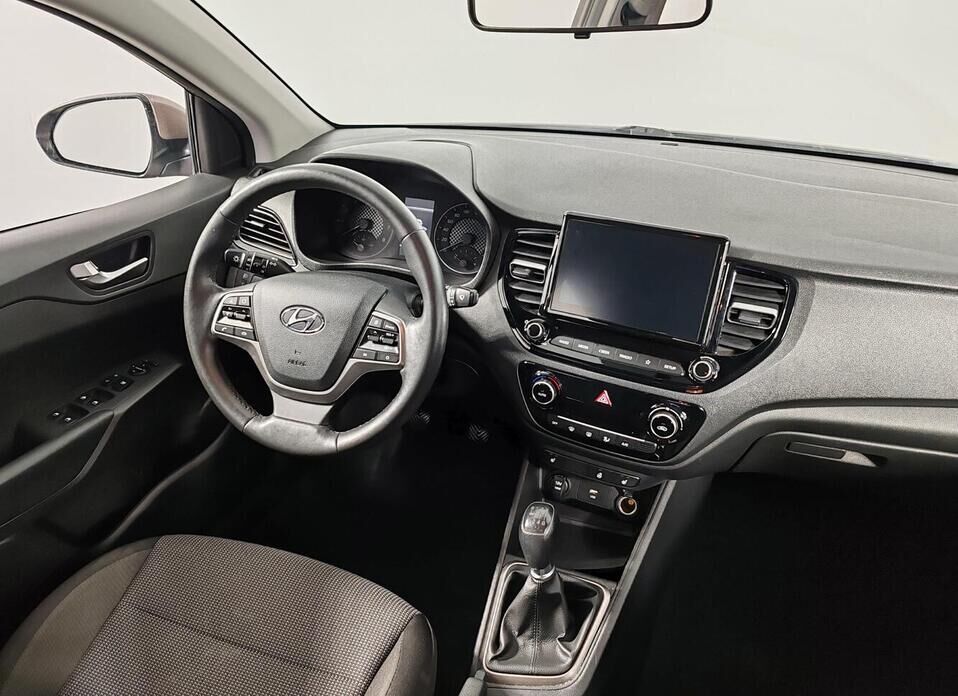 Hyundai Solaris 1.6 MT (123 л.с.)