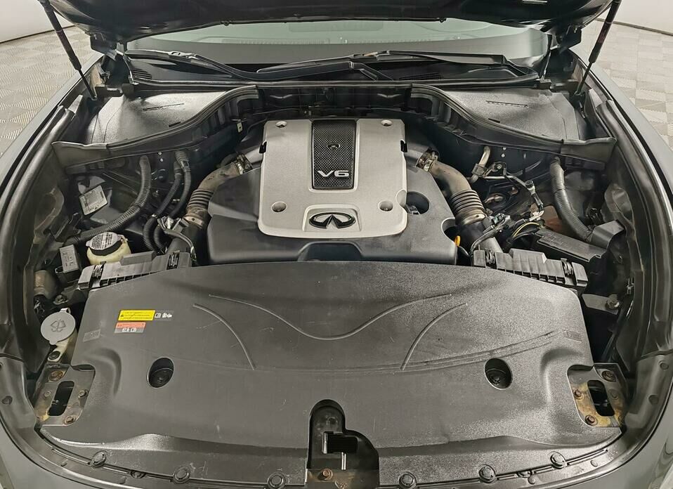 Infiniti M M25 2.5 AT (222 л.с.)