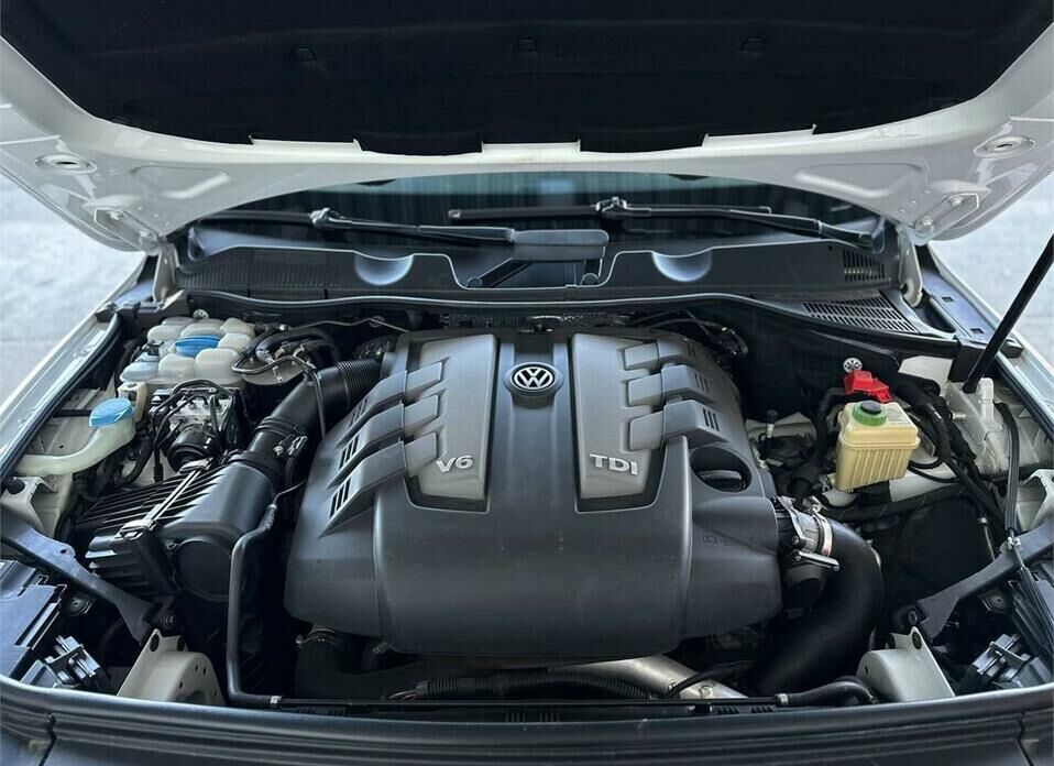 Volkswagen Touareg 3.0d AT (245 л.с.) 4WD
