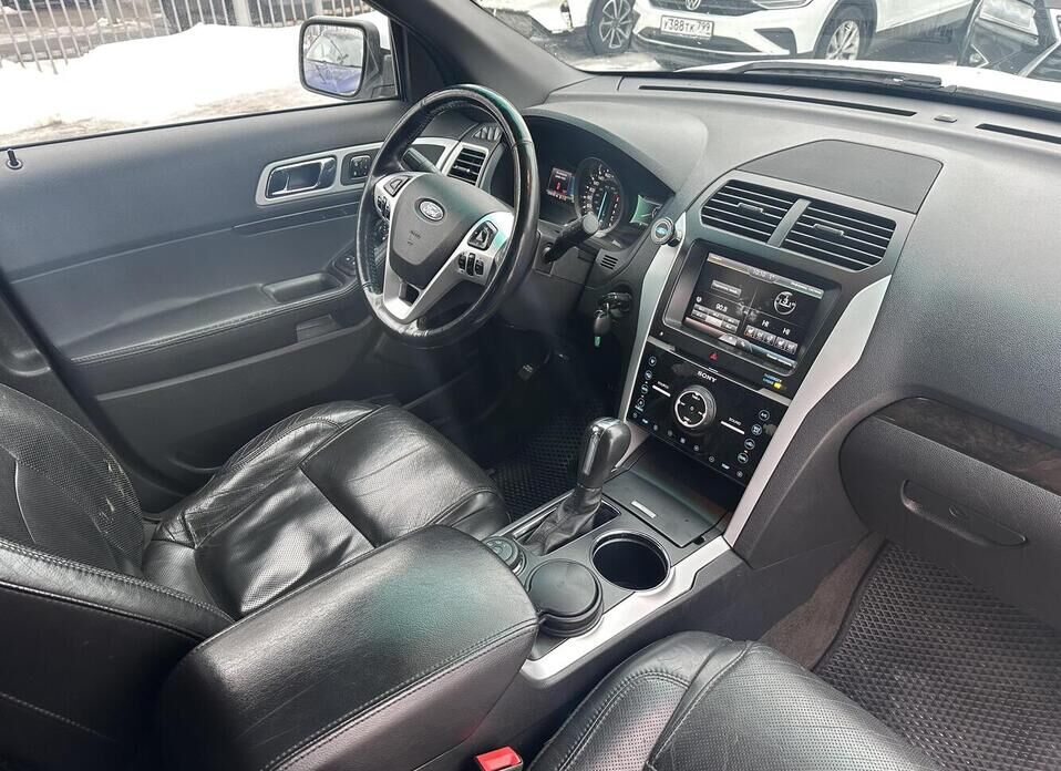 Ford Explorer, V 3.5 AT (294 л.с.) 4WD