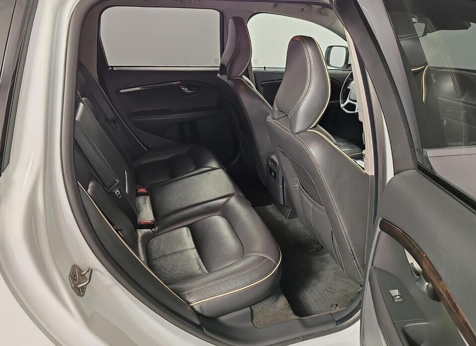 Volvo XC70, II Рестайлинг 2.4d AT (215 л.с.) 4WD