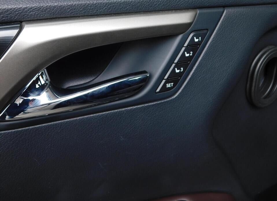 Lexus RX, IV Рестайлинг 300 2.0 AT (238 л.с.) 4WD