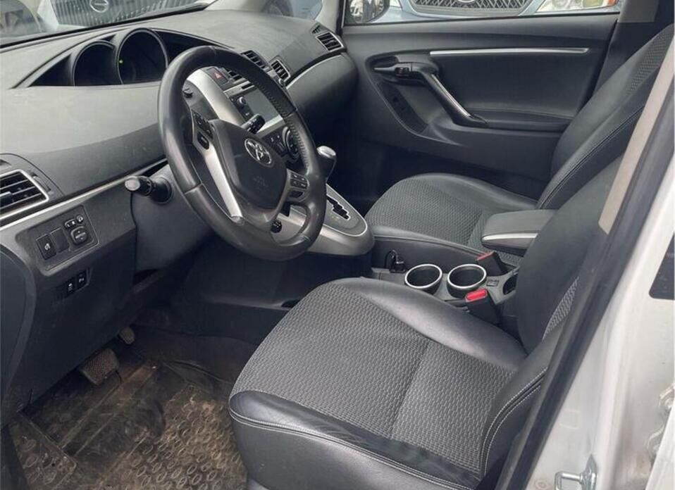 Toyota Verso, I Рестайлинг 1.8 CVT (147 л.с.)