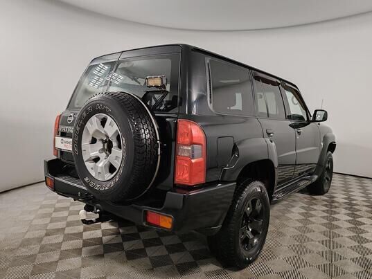Nissan Patrol, 2006&nbsp;г., 243&nbsp;906&nbsp;км