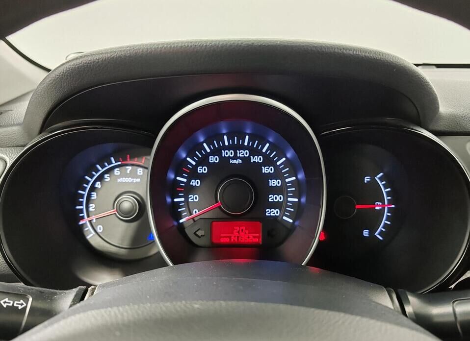 Kia Rio, III 5-speed 1.6 MT (123 л.с.)