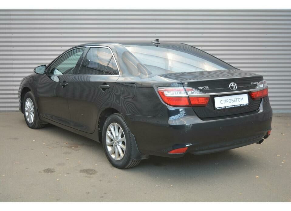 Toyota Camry 2.5 AT (181 л.с.)