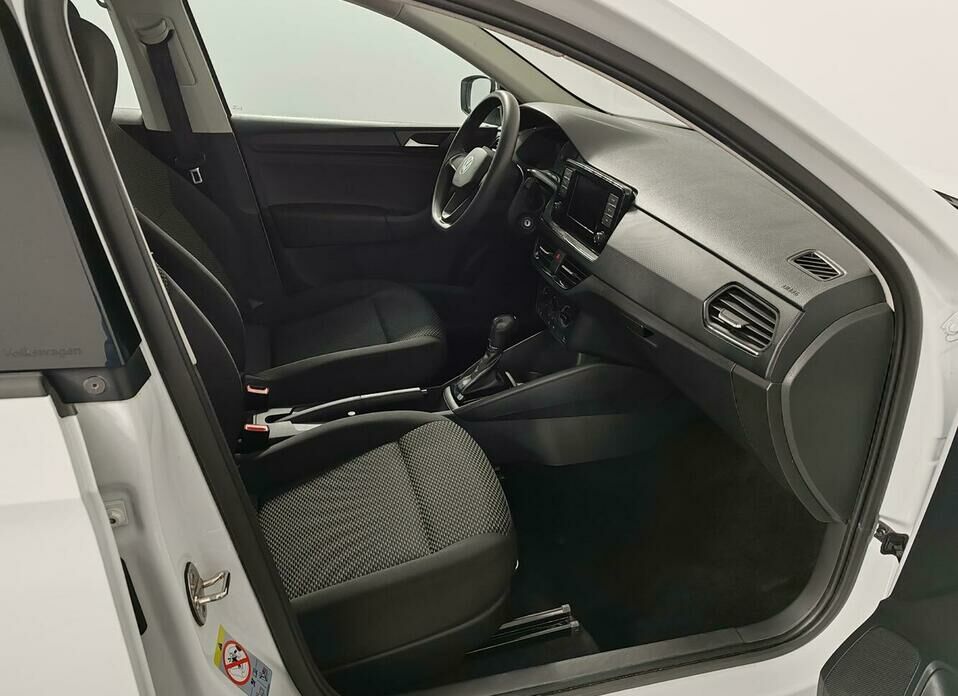 Volkswagen Polo 1.6 AT (110 л.с.)