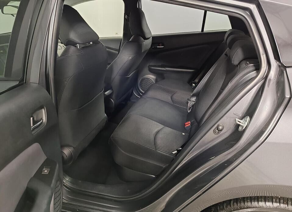 Toyota Prius 1.8hyb AT (98 л.с.)