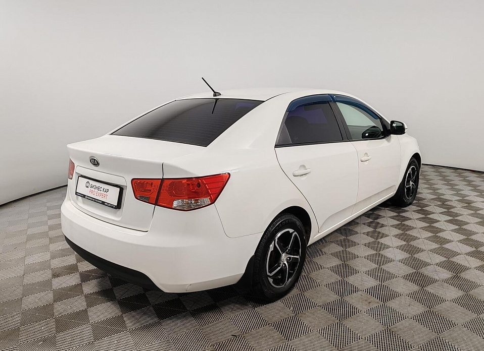 Kia Cerato, II 5-speed 1.6 MT (126 л.с.)