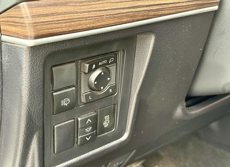 Toyota Land Cruiser Prado, 150 Series Рестайлинг 2 2.8d AT (177 л.с.) 4WD